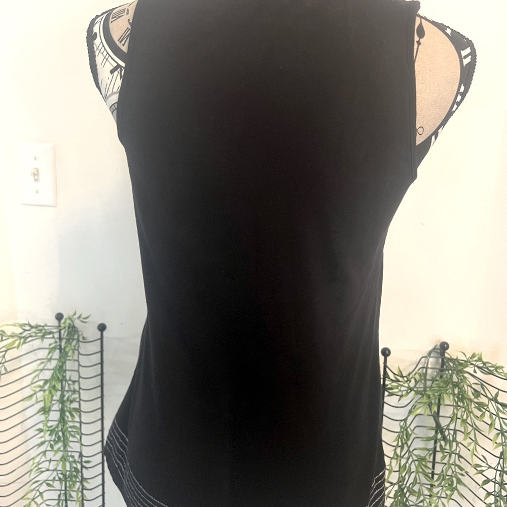 ANA .. Two -Tank Tops - Picture 4 of 9